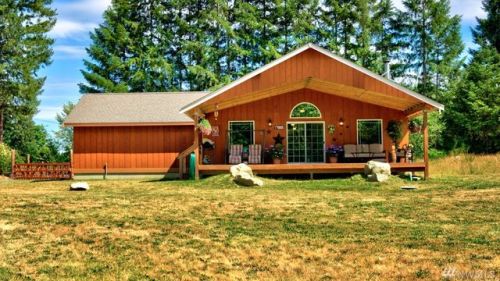 975 Tipsoo Loop, Rainier, WA 98576-9746