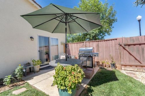 3010 La Vina Cir, Los Banos CA  93635-9497 exterior