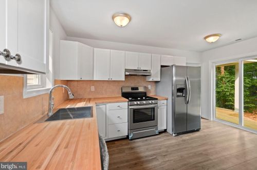 12 Poplar St, Swedesboro NJ  08085-1228 exterior