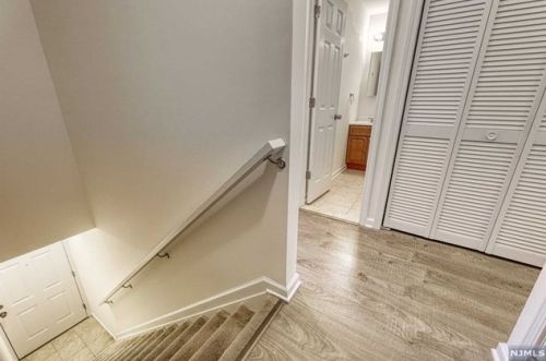 1807 Faulkner Ct, Mahwah NJ  07430-3491 exterior