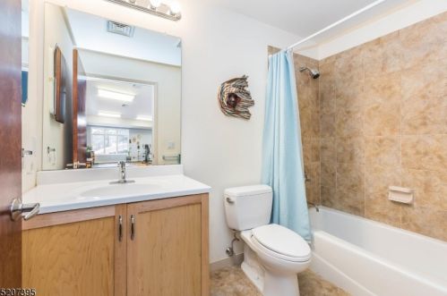 163 Hillcrest Dr, Parsippany NJ  07834-1413 exterior
