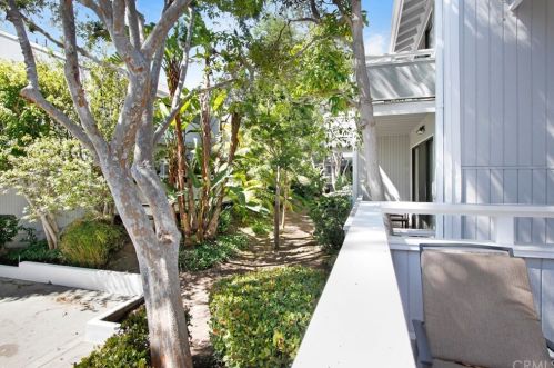 103 Columbia St, Newport Beach, CA 92663-2311
