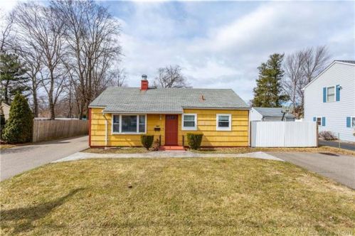 8 Rosemont Dr, Plainville, CT 06062-3230