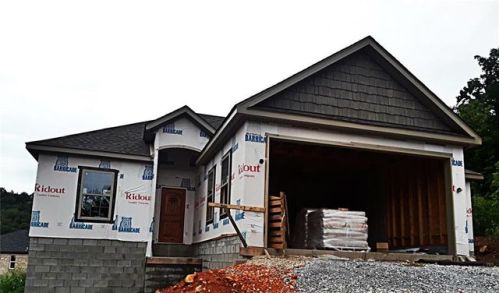 2224 Presley Ln, Springdale, AR 72764-1912