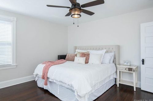 42 Merriman St, Bristol CT  06010-5042 exterior