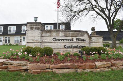4119 Cherrywood Ln, Milwaukee, WI 53209-1003