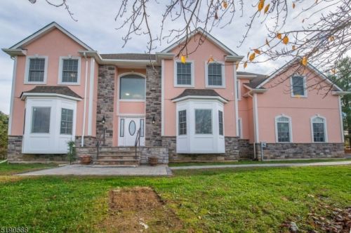 13 Pinewood Ln, Washington, NJ 07882-4012