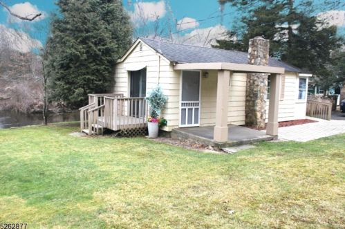32 Cedar Ter, Wharton NJ  07885-1201 exterior