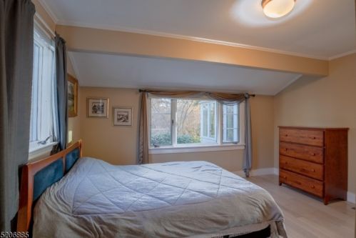 22 Crag Pl, Skyline Lakes NJ  07456-1814 exterior