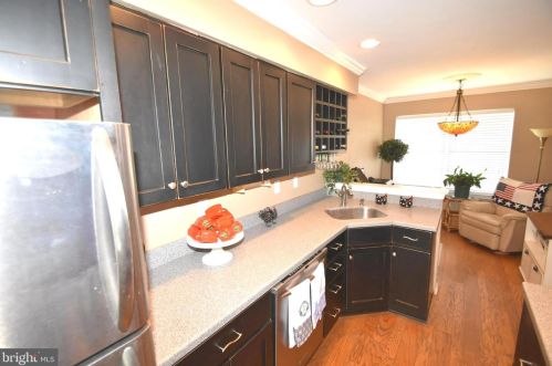 242 Windsor Ct, Glen Mills PA  19342-2027 exterior