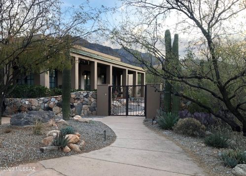 7422 Mystic Cyn Dr, Tucson AZ 85718-7805 exterior