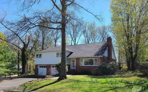 216 Dellwood Rd, Metuchen, NJ 08840-1910