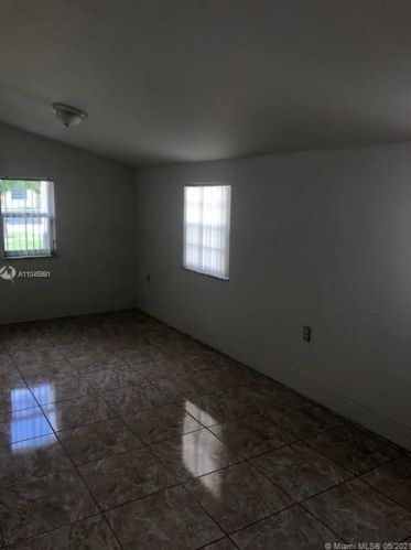 251 12th St, Hialeah, FL 33010-3505