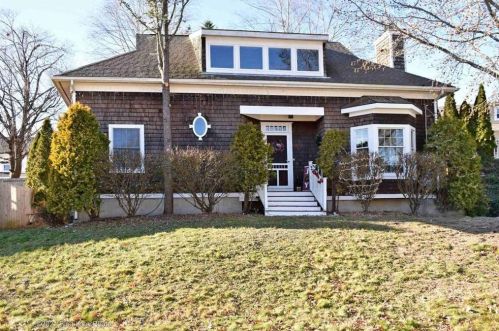 44 Clifden Ave, Providence, RI 02905-1205