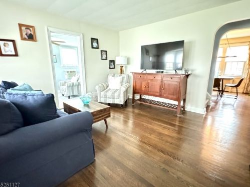 17 Cedar Ln, Chatham Township, NJ 07928-1103