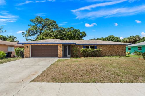 1918 Wren Ave, Fort Pierce, FL 34982-5635