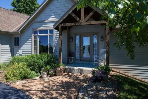 570 Bayberry Ln, Slinger, WI 53086-9244