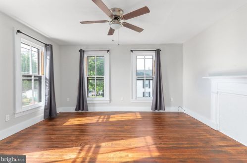 284 Massanutten St, Strasburg VA  22657-2301 exterior