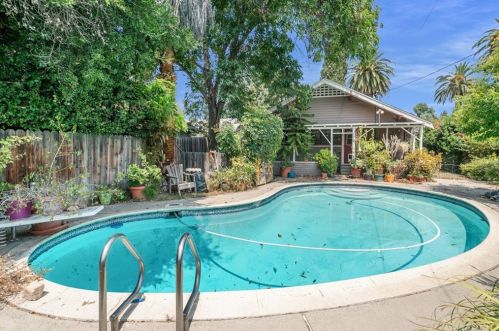 3944 Linwood Pl, Riverside CA  92506-1890 exterior