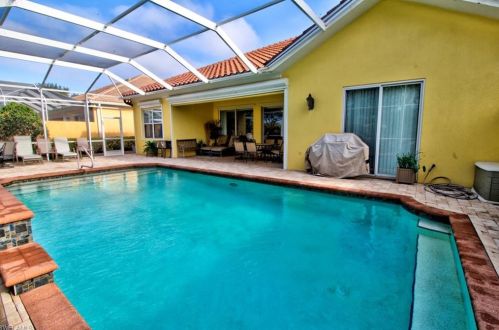 8083 Wilfredo Ct, Naples, FL 34114-2694