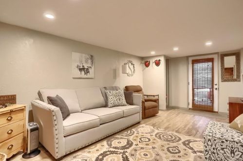 5353 Fieldcrest Dr, Pittsburgh PA  15236-1708 exterior