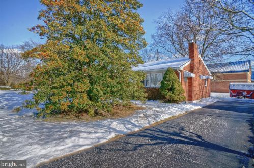 5001 Berkley St, Harrisburg PA 17109-4508 exterior