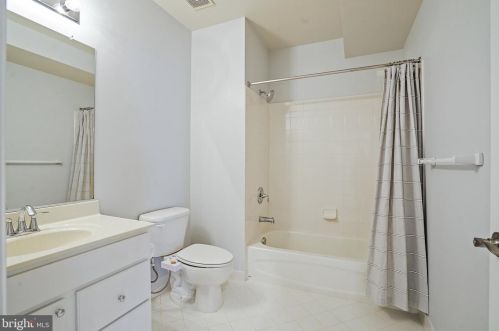 16143 Jordan Crest Ct, Haymarket VA  20169-4943 exterior