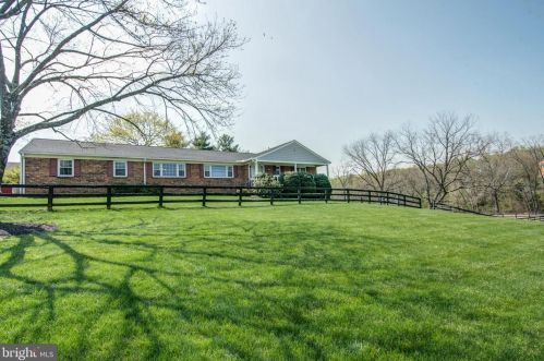 20557 Gleedsville Rd, Leesburg, VA 20175-6575