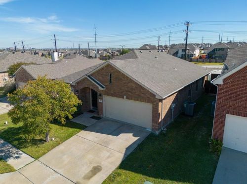 917 Lone Pine Dr, Oak Point TX  75068-2745 exterior