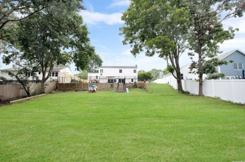 429 Hillside Ave, West Sayville NY  11796-1205 exterior