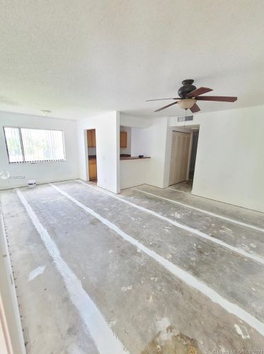 911 Meadows Cir, Boynton Beach, FL 33436-8929