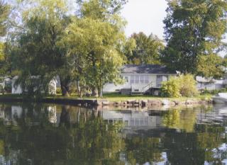 236 Lake Shore Dr, Cheshire, MA 01225-9747