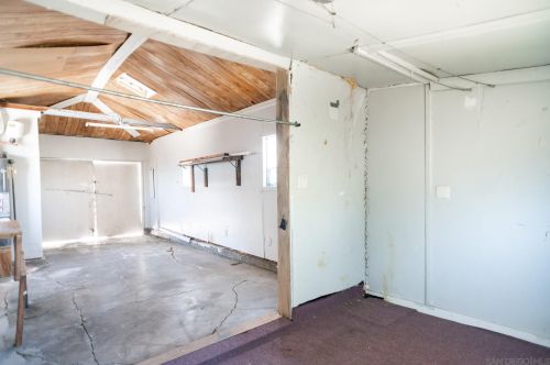 5966 Linnet St, San Diego CA 92114-4122 exterior