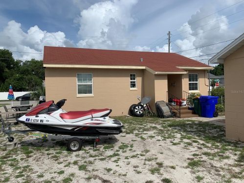 422 Rockingham Ave, Tavares FL  32778-3056 exterior