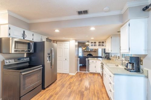36411 Clinton Ave, Dade City, FL 33525-9507