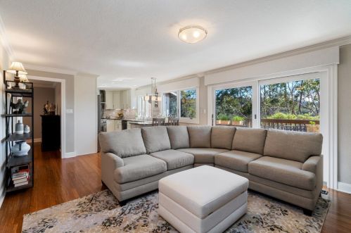 2510 Hastings Dr, Belmont CA  94002-3322 exterior