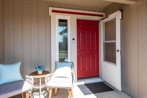 2261 Coventry Ct, Santa Rosa, CA 95401-8818