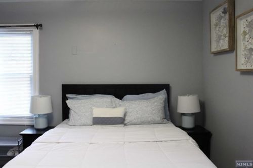 132 Hillcrest Pl, North Bergen NJ  07047-6102 exterior