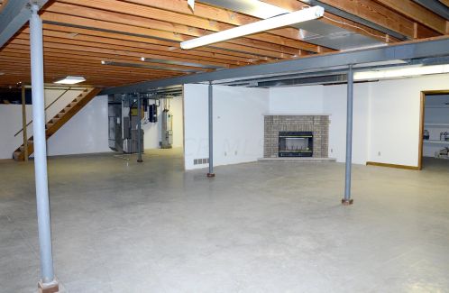 1300 11th St, Cambridge OH  43725-1106 exterior