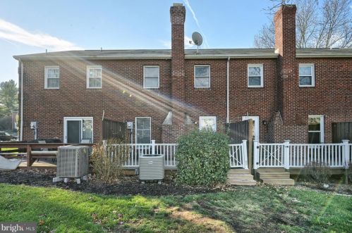 3 Fairfax Vlg, Harrisburg PA  17112-9557 exterior