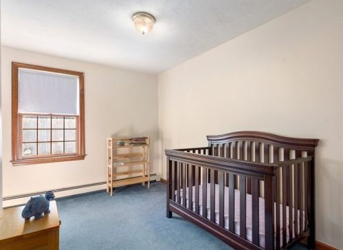 7 Downing St, Walpole MA 02081-1930 exterior