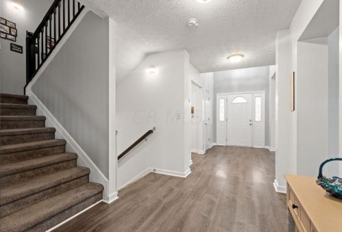2831 Crosshurst Ct, Darbydale OH  43123-8087 exterior