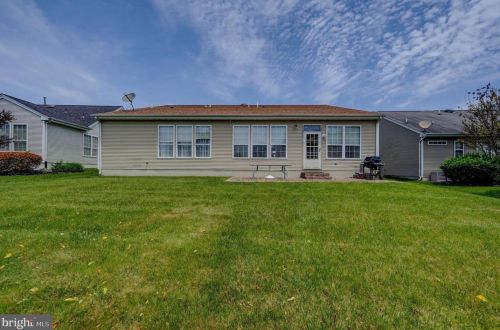 24 Chamber Ln, Columbus NJ  08022-2313 exterior