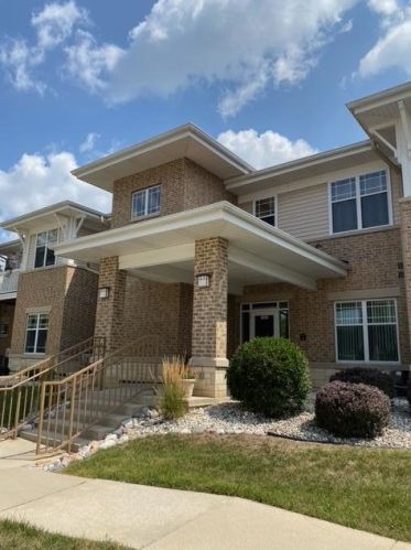 3960 Prairie Hill Ln, Milwaukee, WI 53228-2364