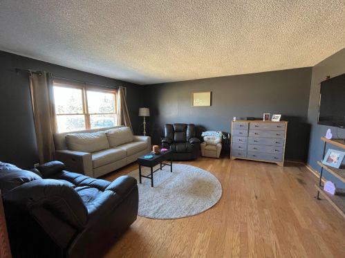 6 Hampton Ct, Washington Court House OH  43160-2802 exterior