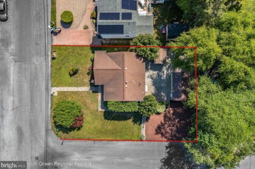 401 Sea Bright Rd, Lacey NJ  08731-4950 exterior