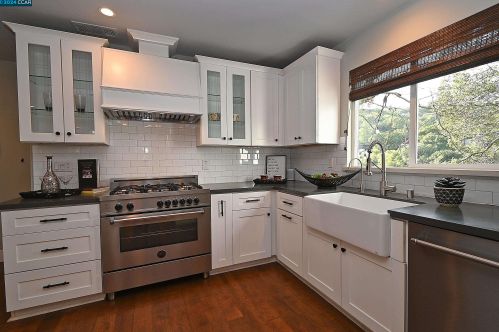 122 El Toyonal, Orinda CA  94563-2133 exterior