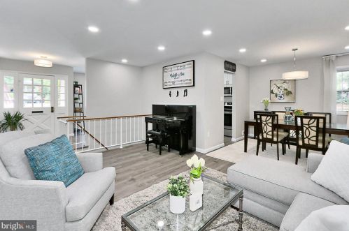 6401 Limerick Ct, Springfield VA  22152-1944 exterior