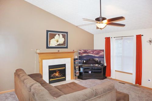 3564 Cove Lake Ln, Darbydale, OH 43123-4796