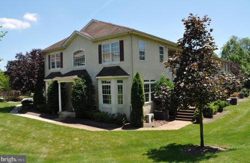 664 Greycliffe Ln, Prospectville, PA 19002-1951